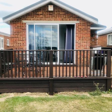Leysdown-On-Sea Saddlebrook Holiday Park 3 Bedroom Brick Built Chalet Bungalow Екстер'єр фото