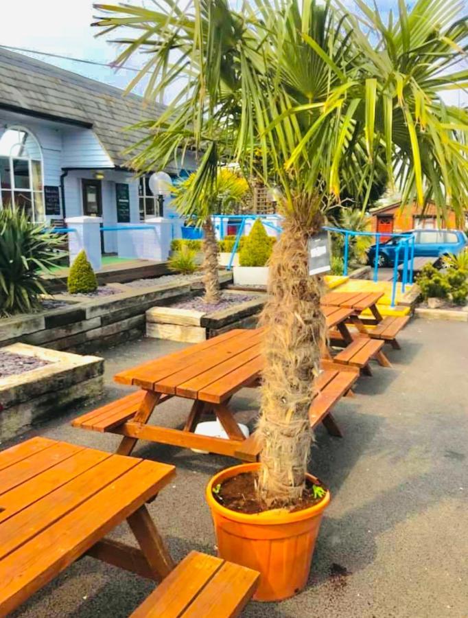 Leysdown-On-Sea Saddlebrook Holiday Park 3 Bedroom Brick Built Chalet Bungalow Екстер'єр фото